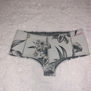 Amuse Society wetsuit bottom